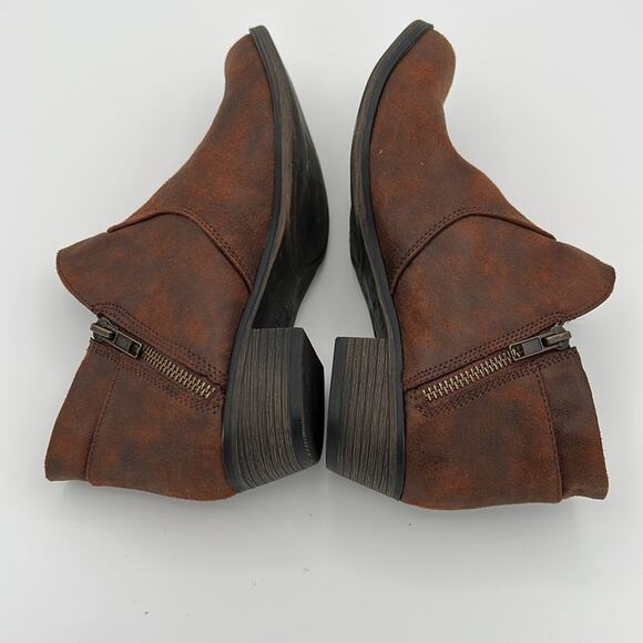 American Rag Aabby brown faux leather ankle boots with zippers size 6M - Picture 8 of 12